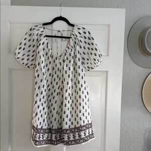 Banana Republic White and Black Patterned dress